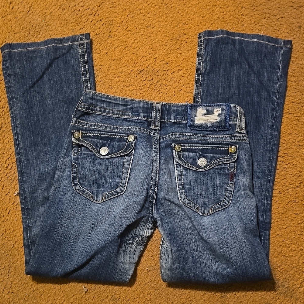 Blue Boot Cut Jeans with Classic Wash and Decorative Stitching